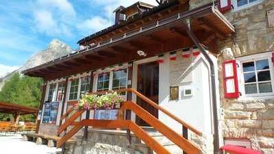 Rifugio Contrin, Alba di Canazei