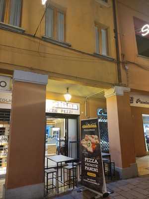 La Ciuchina - Pizza A Pezzi, Bologna