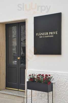 Flaneur Privè, Avetrana