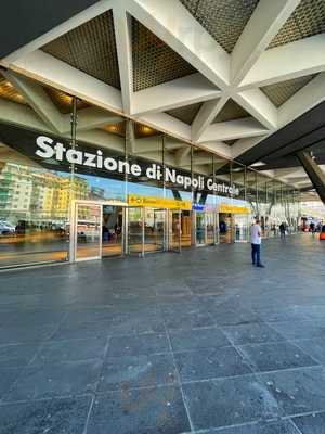 Napoli Centrale, Napoli