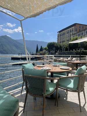 Mor Lake Como