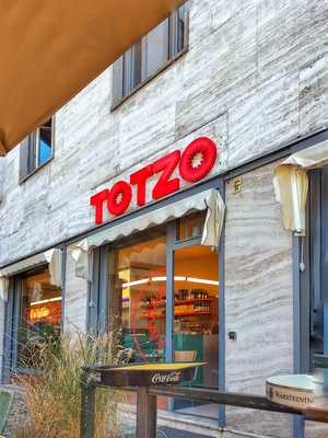 Totzo, Torino