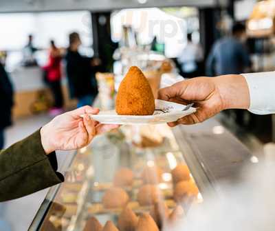 La Cannoleria Siciliana Milano Marghera, Milano