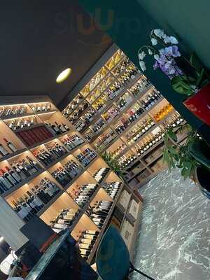 Zhan's Wine Srl, Milano