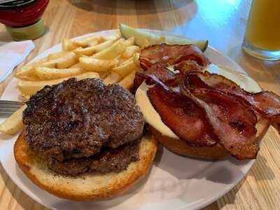 Five Ponds Public House, Waterboro