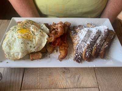 Summer and Autumn Cafe, Lodi