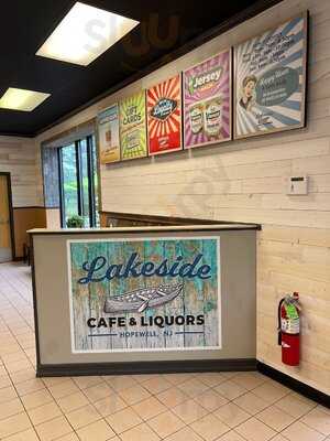 Lakeside Cafe & Liquors