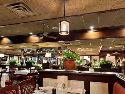 Benjamin's Restaurant & Lounge, Seekonk