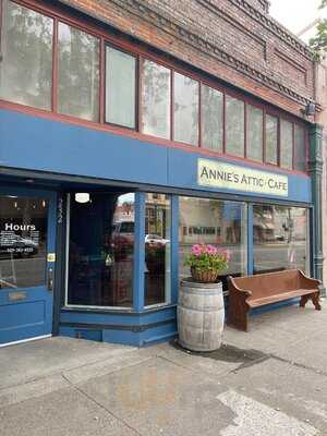 Annie's Attic And Cafe