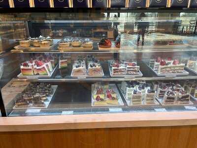 Paris Baguette, Glenview