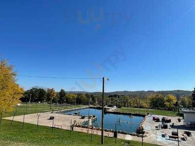 Stone Farm Cellars And Vineyard, Center Valley