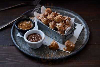 ‪The Farm House‬