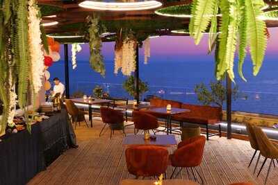 Asi Rooftop Resto Lounge