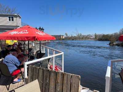 The Royal Moose & Waterfront Patio