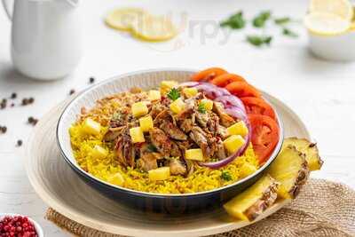 Tahinis Restaurant (Rexdale)