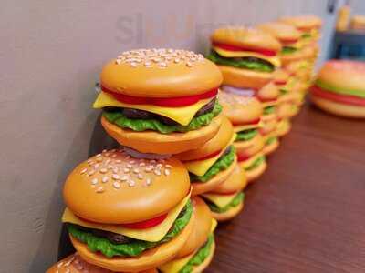 P.b.s. Premium Burger & Sandwich, 香港