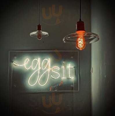 Eggsit Cafe