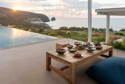 Breeze Milos Boutique Hotel Restaurant