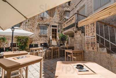 Tunaholic Fish Bar  Trogir