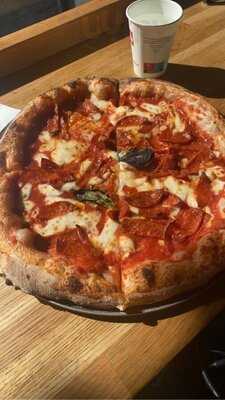 Flatey Pizza Napoletana