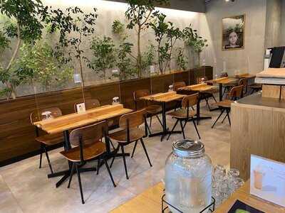 ノッキングオンウッド