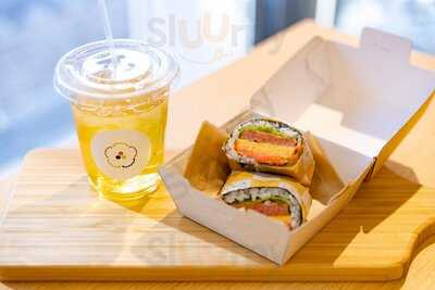 おすし屋さんのポークたまごおにぎり