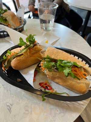 Viên - Vietnamese Banh Mi Shop