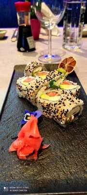 Hachi Sushi