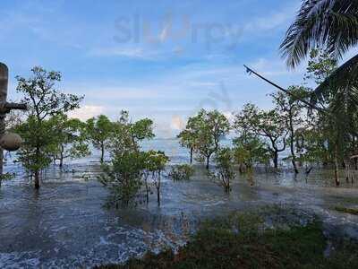 Mangrove Beach Cafe