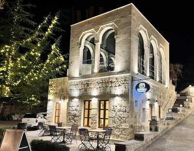 Gorgoli Lounge & Eatery