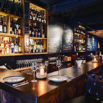 Tannin Wine Bar & Restaurant