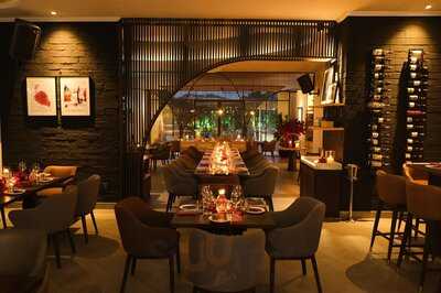 Sine Qua Non - Dine & Wine Experience