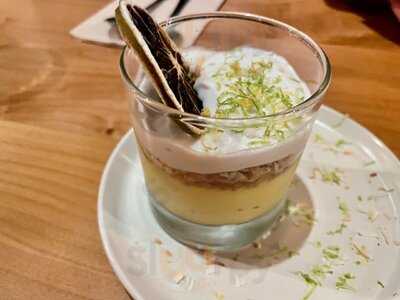 The Bank: Barroom & Eatery