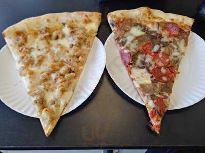 Bruno's Pizza, Farmingville