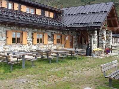 Rifugio Maddalene, Rumo