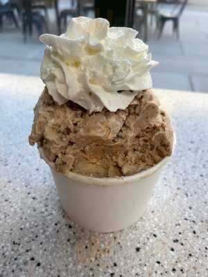 Buzzed Bull Creamery, Saint Charles