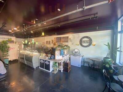 Medzo Gelato Bar & Travel Cafe, Tacoma