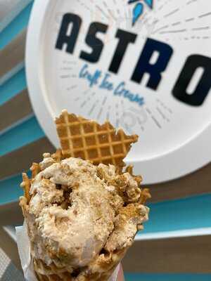 Astro Craft Ice Cream, Lutz