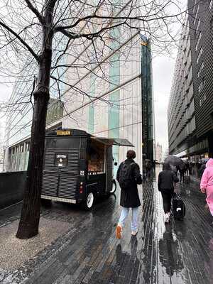 Crosstown London Bridge Truck