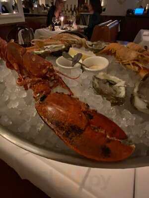 Mer & Coquillage. Bistro Chic Marin, Paris