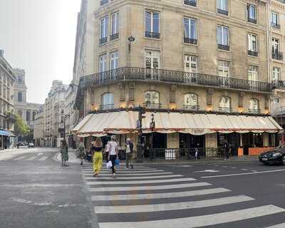 Le Carrousel de Rennes, Paris