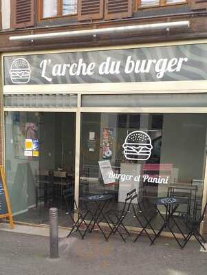 L'Arche Du Burger, Pont-de-l'Arche