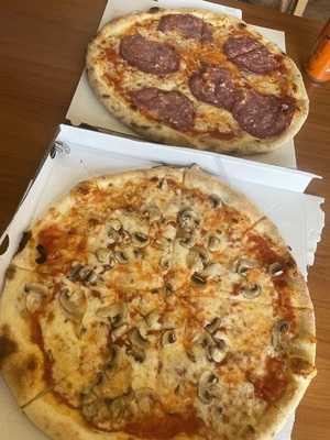 L'ora Della Pizza