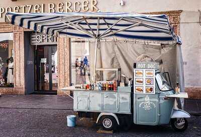 Würstelstand Pfarrplatz seit 1949, Merano