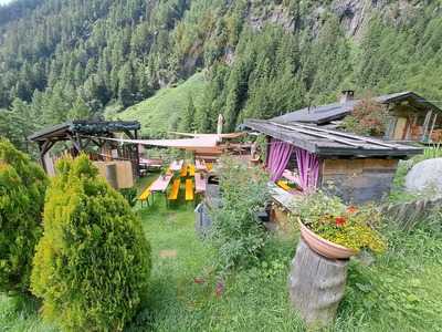 Schwarzbachalm in Ahrntal Sudtirol, Lutago