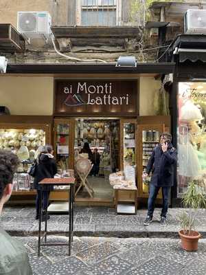 Salumeria Monti lattari, Napoli