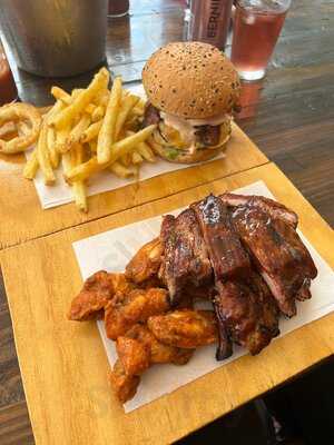 Franks Burgers & Ribs Bryanston