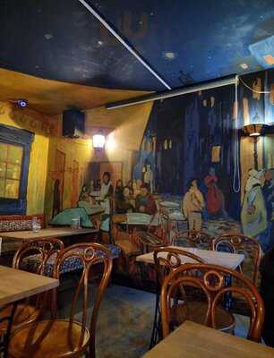 Van Gogh Pub.