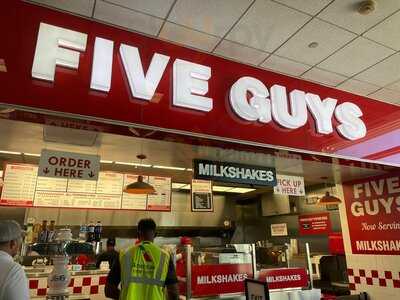 Five Guys, Arlington