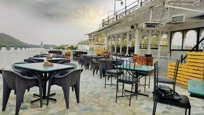 Seero - Pine Haveli Rooftop